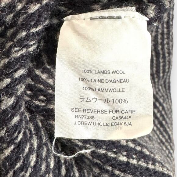 J. Crew 100% Lambswool Navy Blue and White Raglan Sleeve Sweater Men's Size XL - Picture 8 of 8